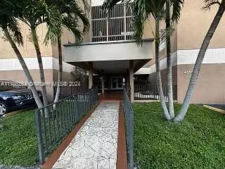 Hialeah, FL 33012,4680 W 13th Ln #417