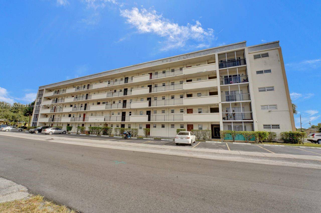 220 SW 9th Ave #307, Hallandale Beach, FL 33009