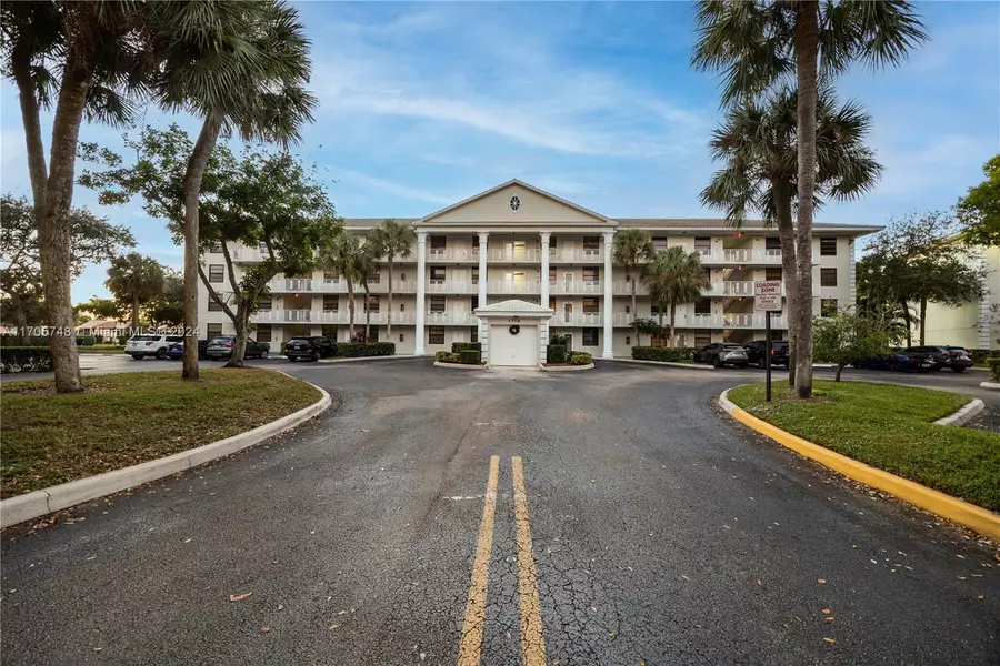 1715 Whitehall Dr #406, Davie, FL 33324