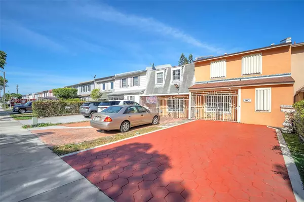 Hialeah, FL 33014,1687 W 68th St #1687