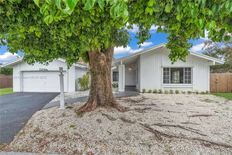 13241 SW 100th Ter, Miami, FL 33186