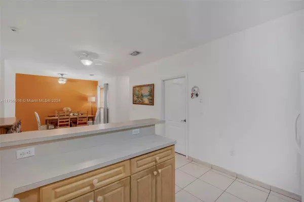 Hialeah, FL 33015,7570 NW 176th Ter #7570