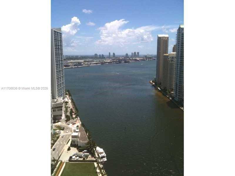 Miami, FL 33131,200 Biscayne Boulevard Way #4904
