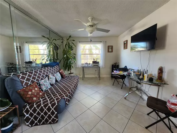 Hallandale Beach, FL 33009,415 NE 2nd St #209