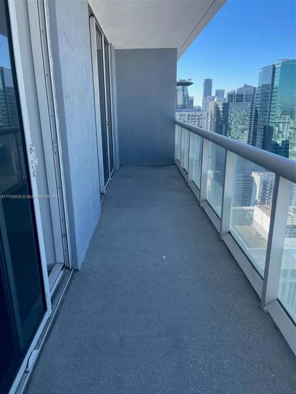 Miami, FL 33132,50 Biscayne Blvd #5207