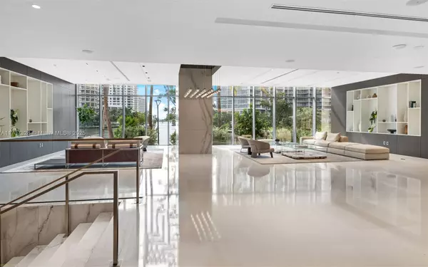 Miami, FL 33131,300 Biscayne Blvd Way #3406