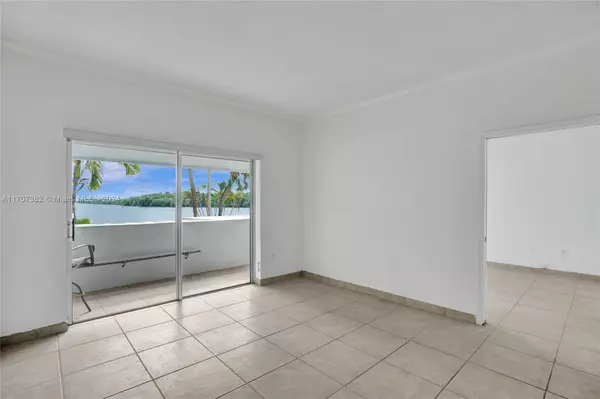 Sunny Isles Beach, FL 33160,500 Bayview Dr #118