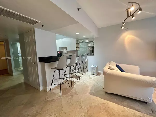 Miami Beach, FL 33139,100 Lincoln Rd #728