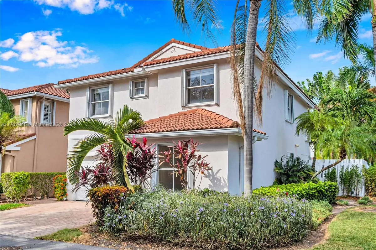 Hollywood, FL 33019,1105 Oysterwood St