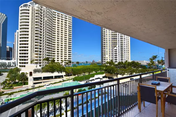 Miami, FL 33131,540 Brickell Key Dr #815