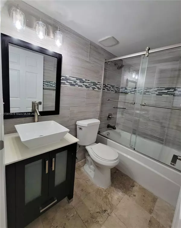Plantation, FL 33324,10733 Cleary Blvd #102