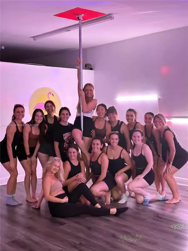 Hollywood, FL 33020,727 S 21st Ave