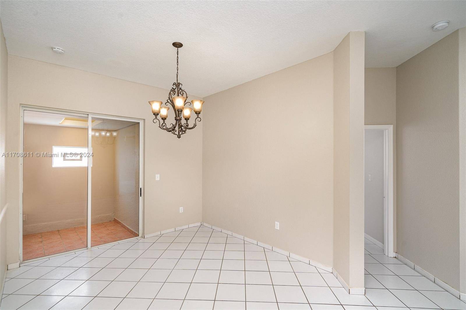 Miami Lakes, FL 33018,8964 NW 146th Ter