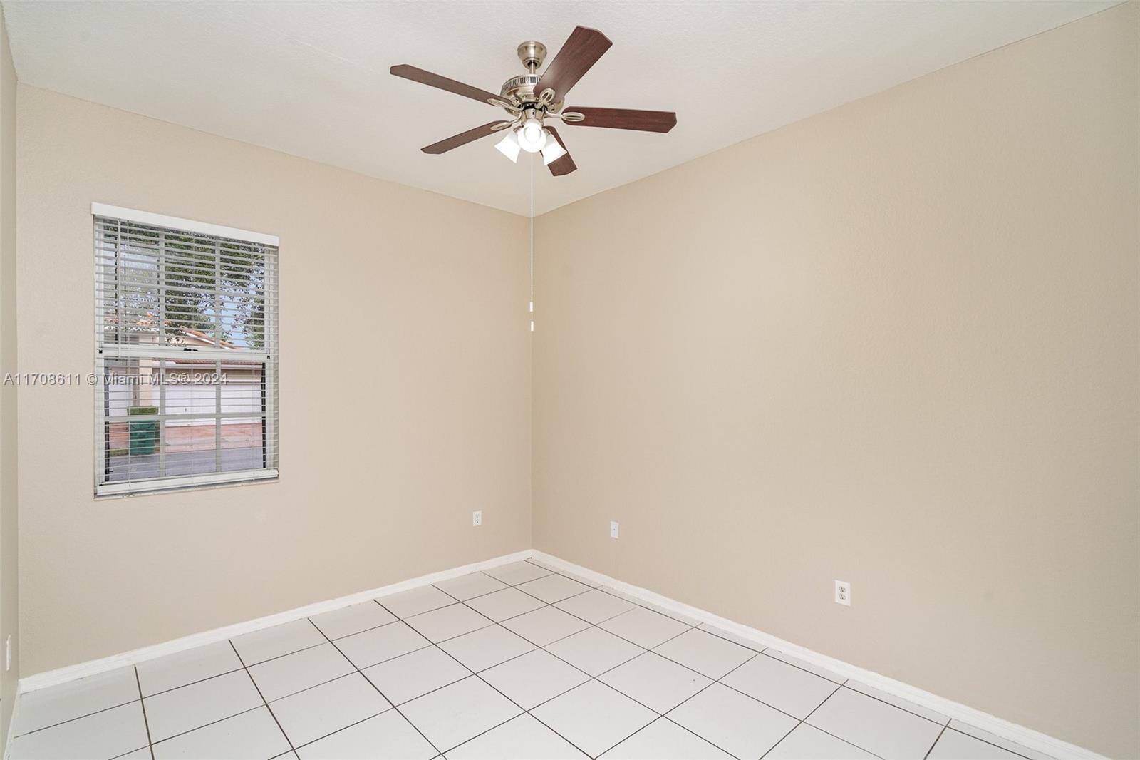 Miami Lakes, FL 33018,8964 NW 146th Ter