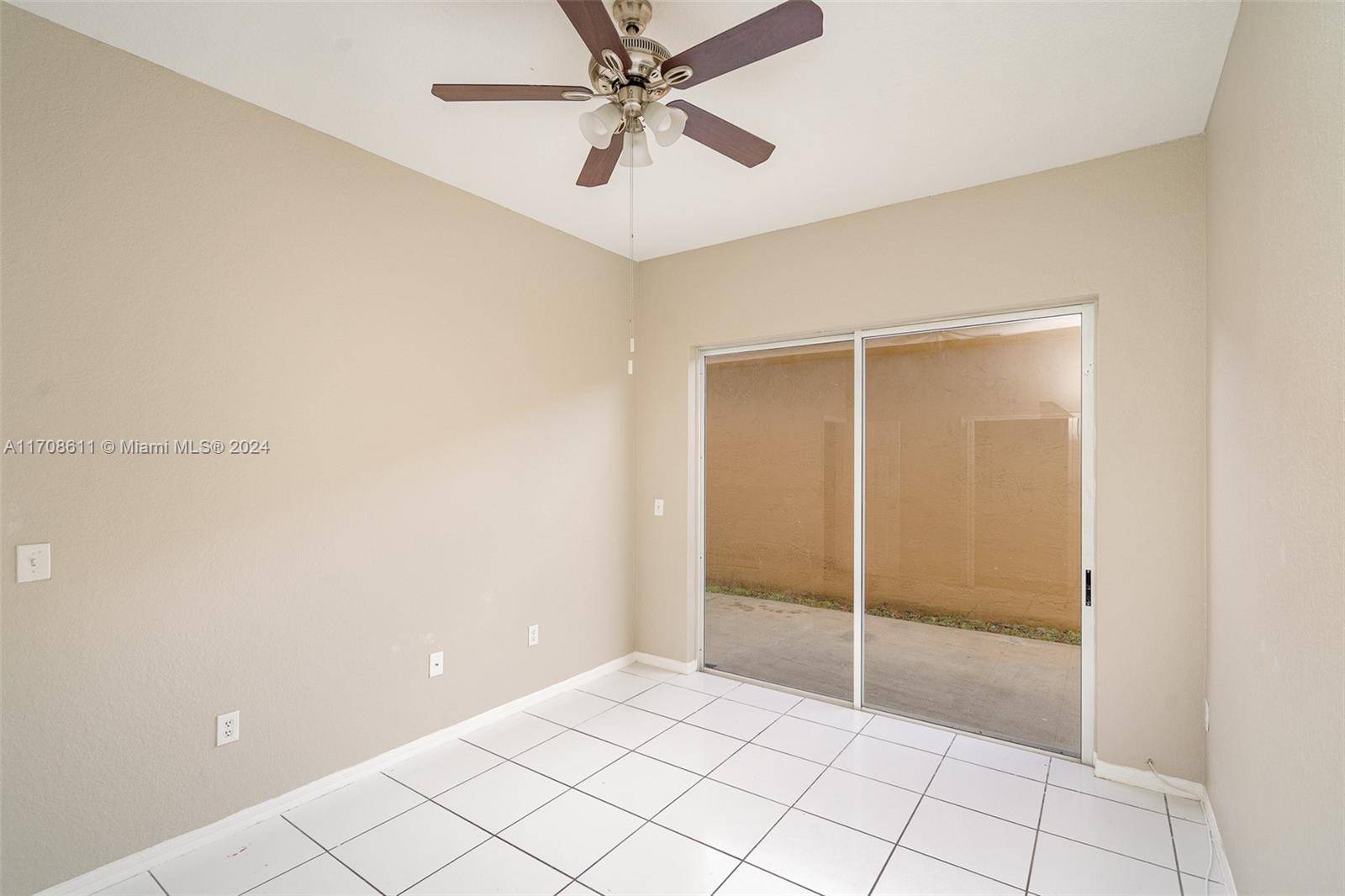Miami Lakes, FL 33018,8964 NW 146th Ter