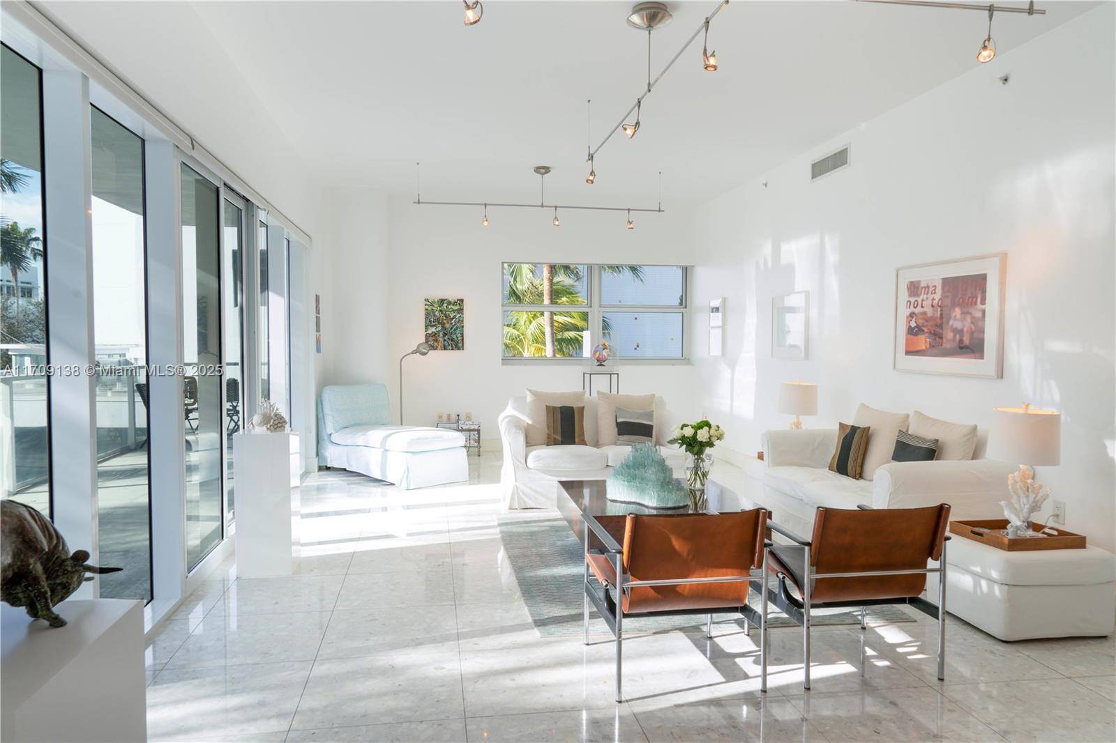 Miami Beach, FL 33141,6103 Aqua Ave #301