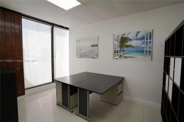 13499 Biscayne Blvd #CUT3 #6, North Miami, FL 33181