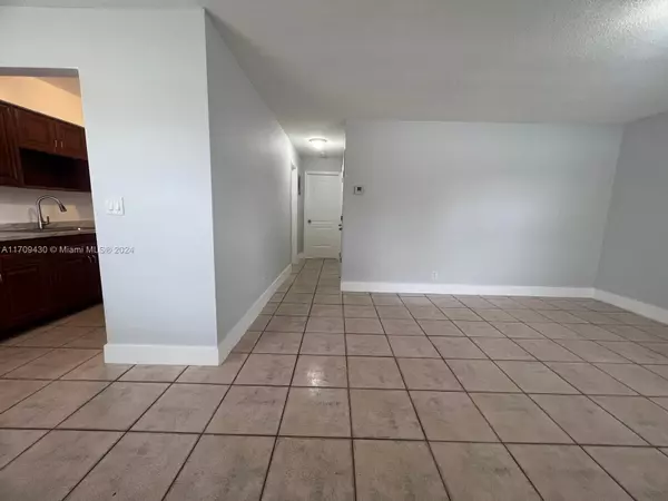 Lauderdale Lakes, FL 33309,3071 NW 43rd St #3