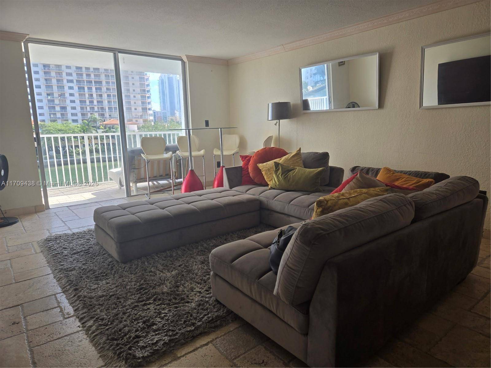 North Miami Beach, FL 33160,4000 NE 169th St #401