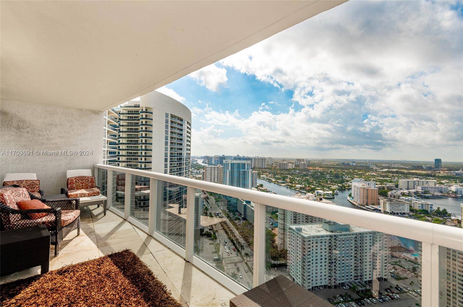 Hallandale Beach, FL 33009,1800 S Ocean Dr #3706