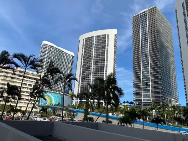 Hallandale Beach, FL 33009,1849 S Ocean Dr #207