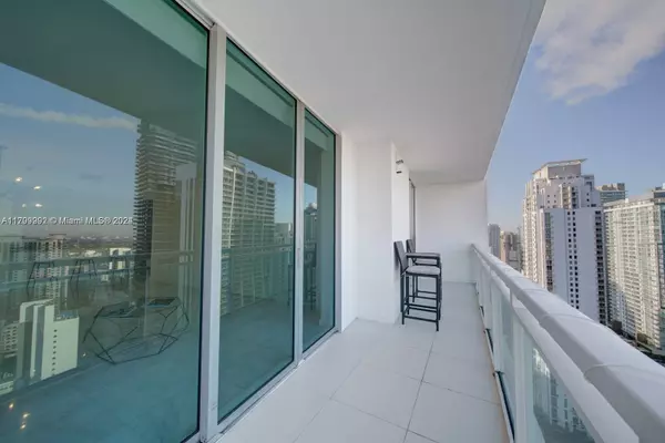 Miami, FL 33131,951 Brickell Ave #3905