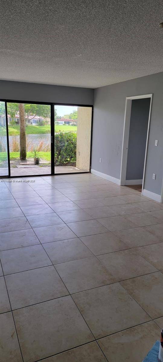 West Palm Beach, FL 33411,1562 Lake Crystal Dr #C