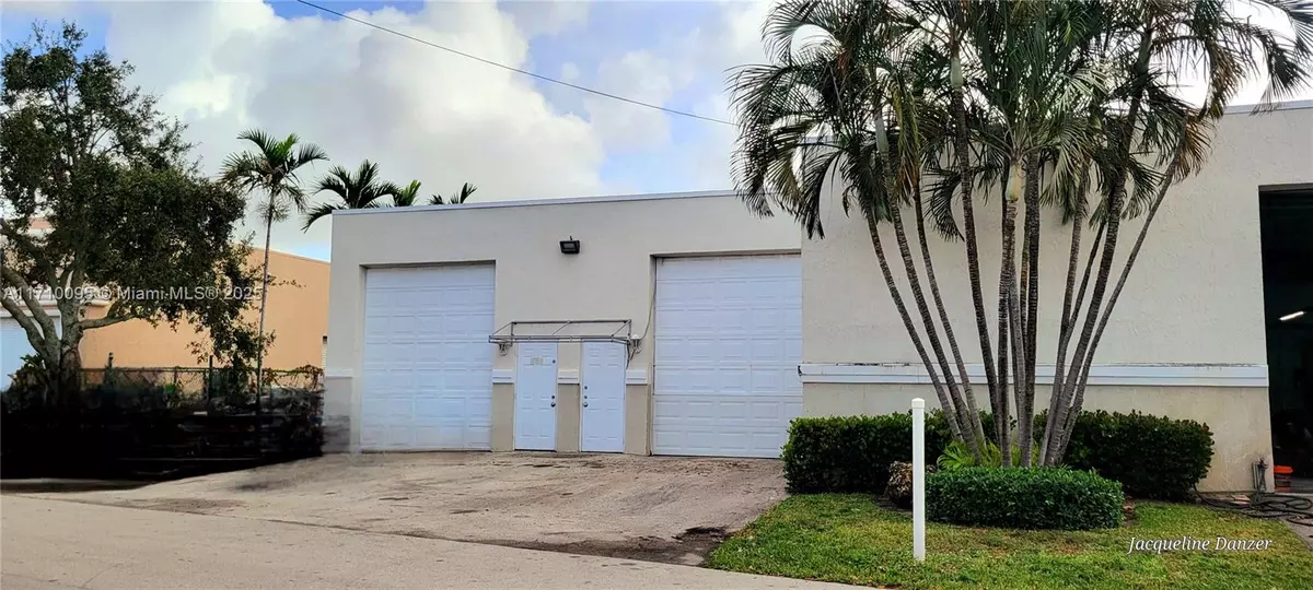 Pompano Beach, FL 33060,251 SW 5th Ct #B