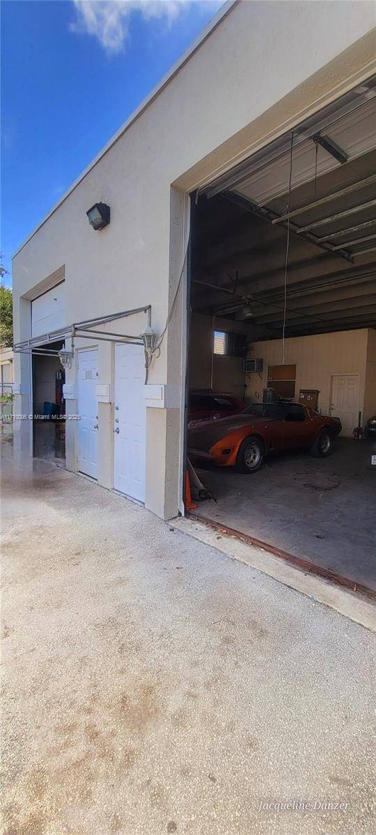 Pompano Beach, FL 33060,251 SW 5th Ct #B