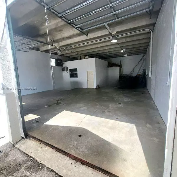 Pompano Beach, FL 33060,251 SW 5th Ct #B