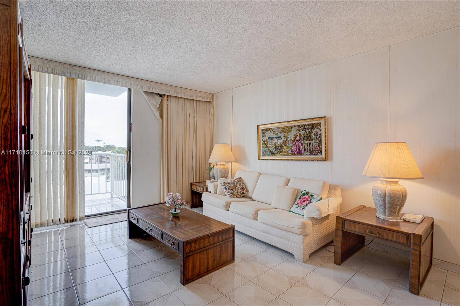 North Miami Beach, FL 33162,920 NE 169th St #517