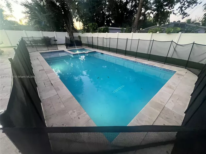 4255 SW 50th St, Dania Beach, FL 33314