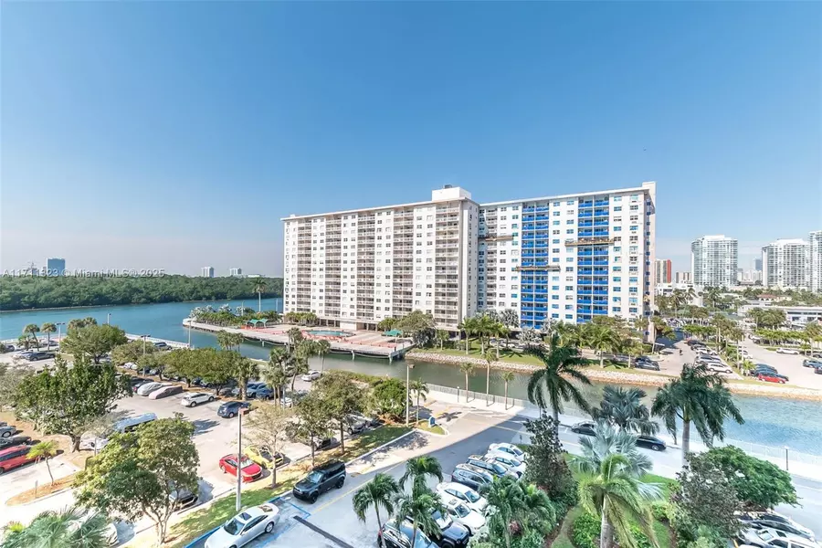 500 Bayview Dr #617, Sunny Isles Beach, FL 33160