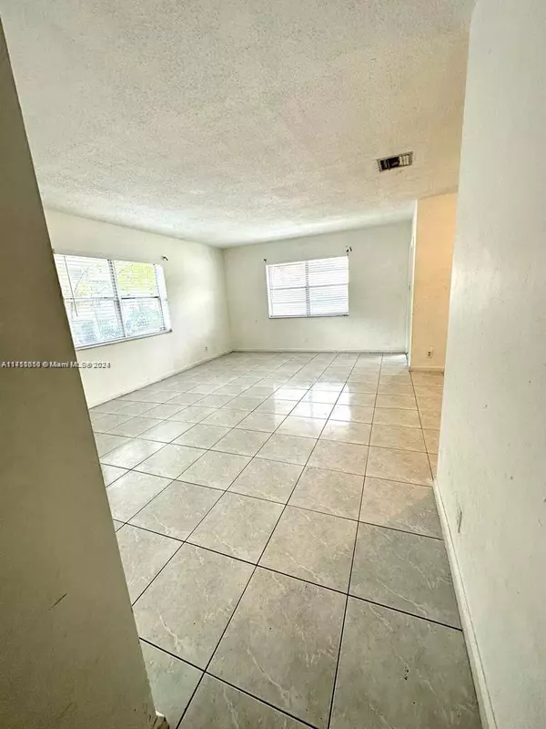 North Lauderdale, FL 33068,7640 SW 10th St #B