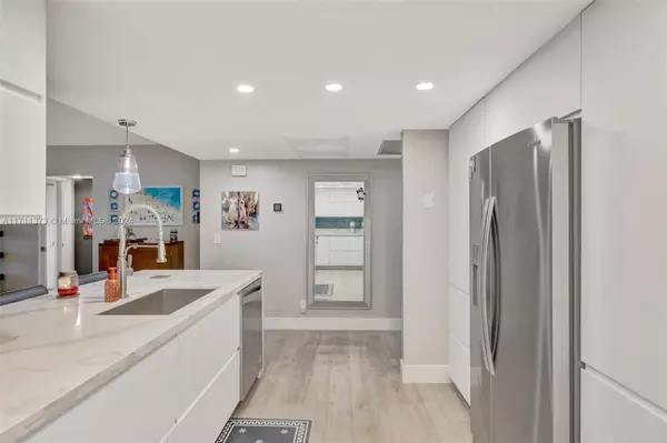 Pompano Beach, FL 33069,4240 Oaks Ter #102