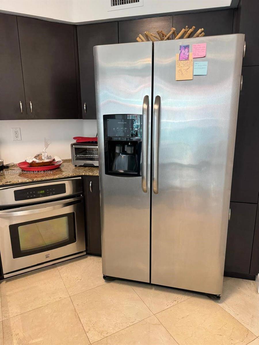Aventura, FL 33180,3370 Hidden Bay Dr #1411