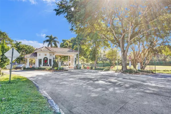 Pembroke Pines, FL 33026,1000 Saint Charles Pl #406