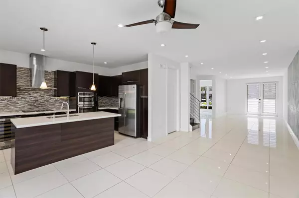 Doral, FL 33178,6308 NW 104th Path #6308