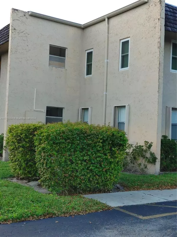 Coral Springs, FL 33065,2800 Riverside Dr #106-1