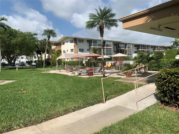 Miami, FL 33162,1395 NE 167th St #209