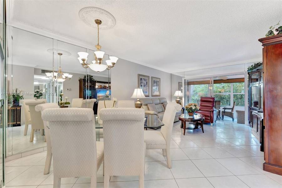 5003 NW 35th St #604, Lauderdale Lakes, FL 33319