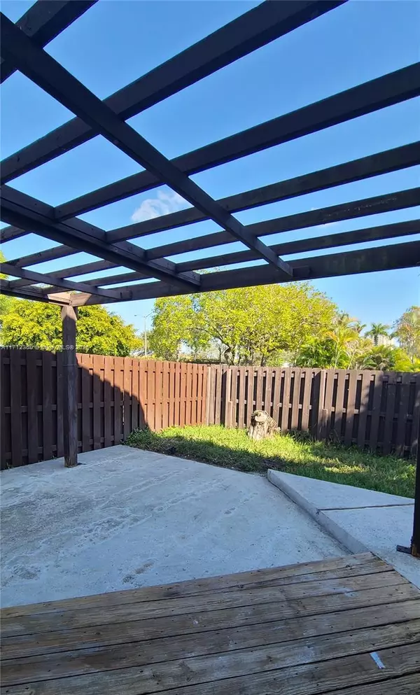 Miami, FL 33172,9935 NW 6th Ln #9935
