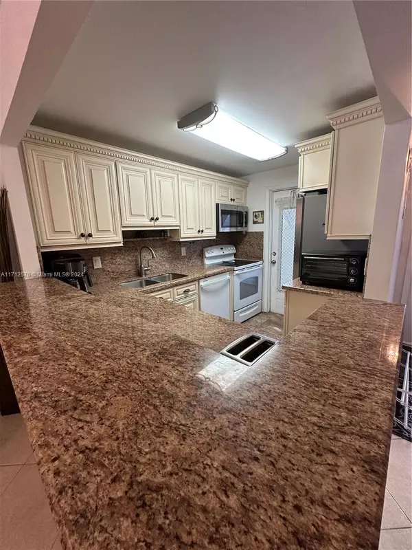 Deerfield Beach, FL 33441,400 SE 10th St #202