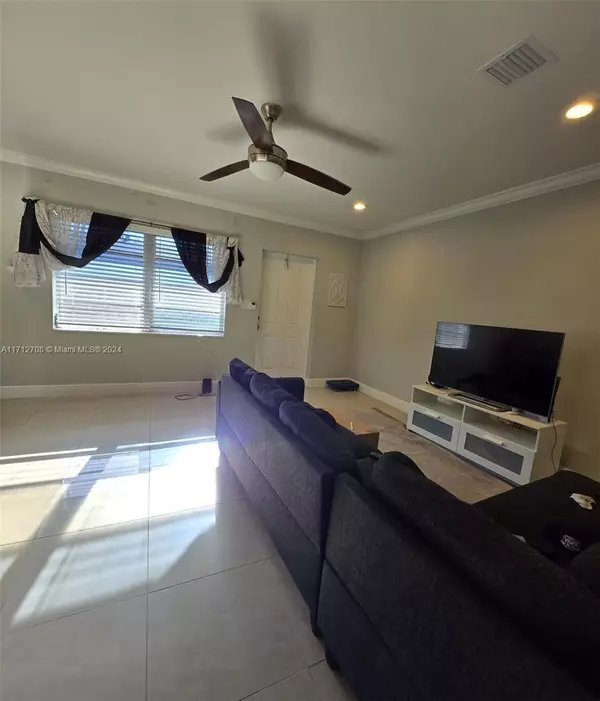 Fort Lauderdale, FL 33304,831 NE 14th Ct #3