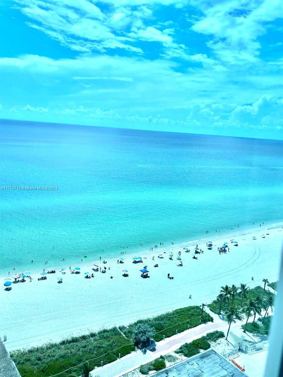 Miami Beach, FL 33140,5445 Collins Ave #TS7