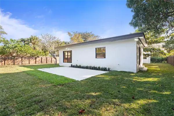 Biscayne Park, FL 33161,665 NE 117th st