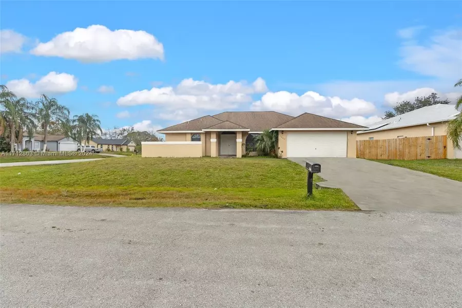 1800 Rawdon St NW, Palm Bay, FL 32907