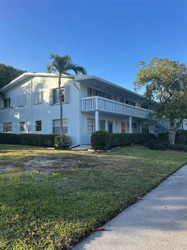 Deerfield Beach, FL 33442,305 Tilford O #305