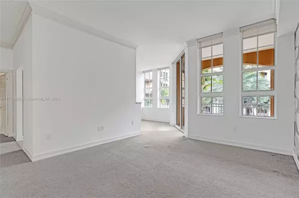 Aventura, FL 33180,3001 NE 185th St #328