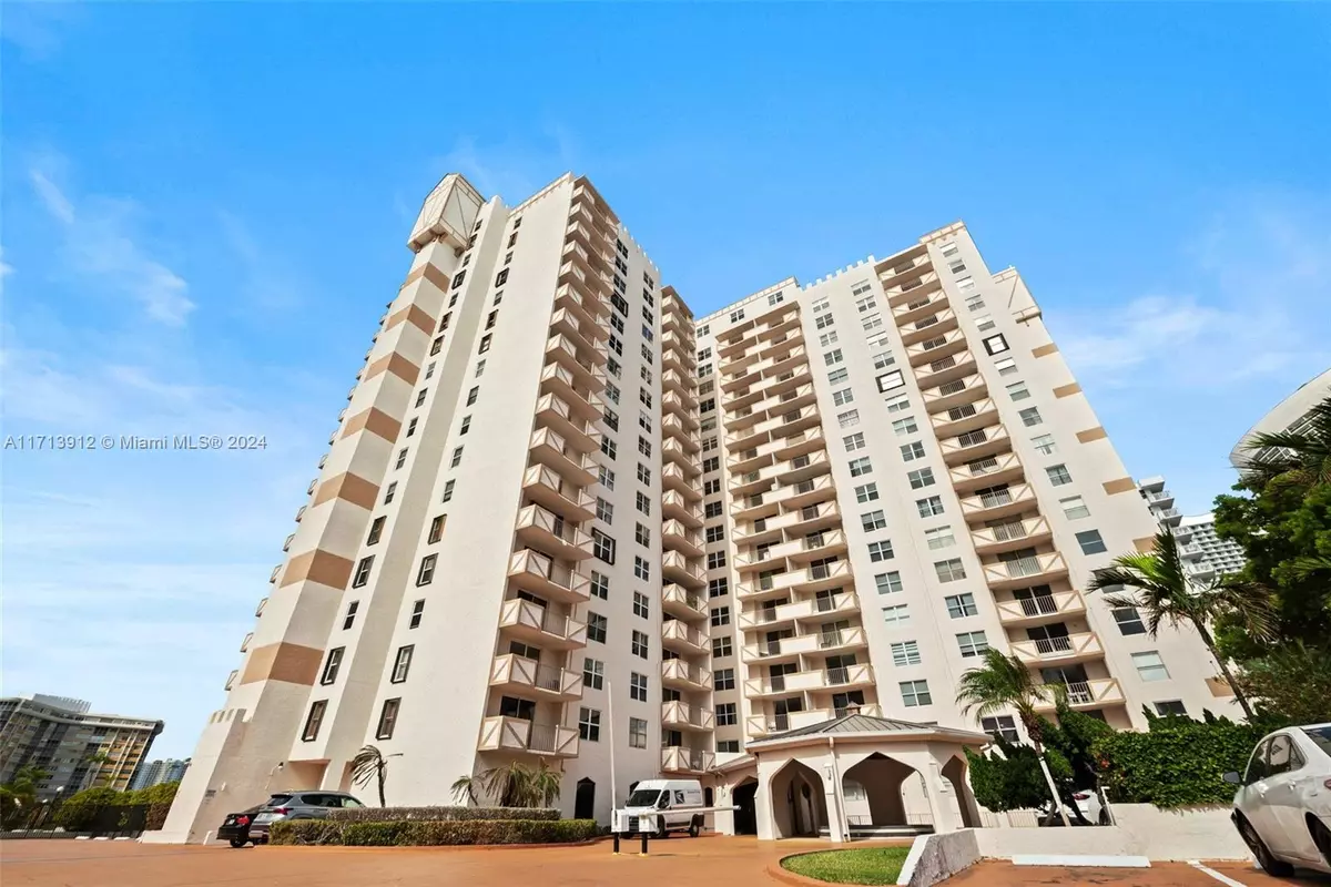 Hallandale Beach, FL 33009,1865 S Ocean Dr #11M